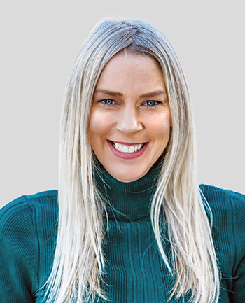 Headshot of Stephanie Graves