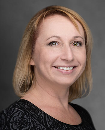 Headshot of Diana Mondo