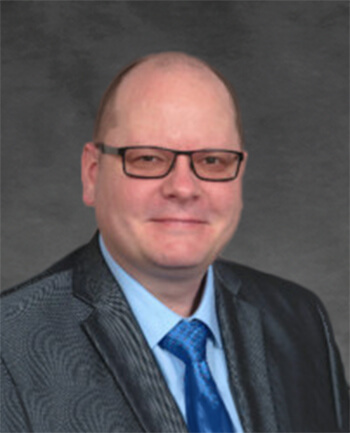 Headshot of Andrew Tobin