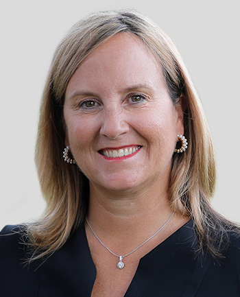 Headshot of Elizabeth Smith