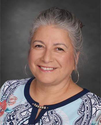 Headshot of Ana Loewen