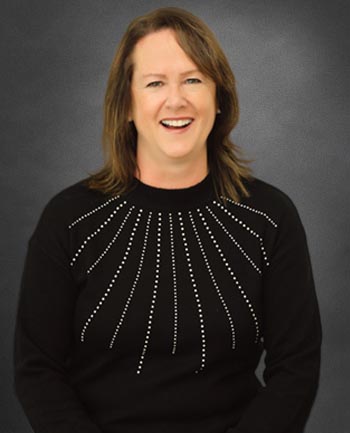 Headshot of Leigh Spearin