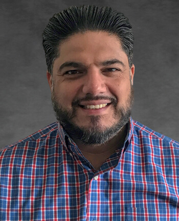 Headshot of Eduardo Zambrano