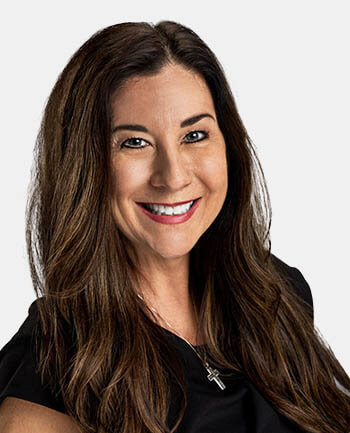 Headshot of Dawn Houser